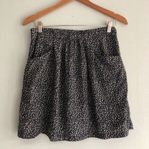 Blue and White Floral Skirt HAS POCKETS! Large